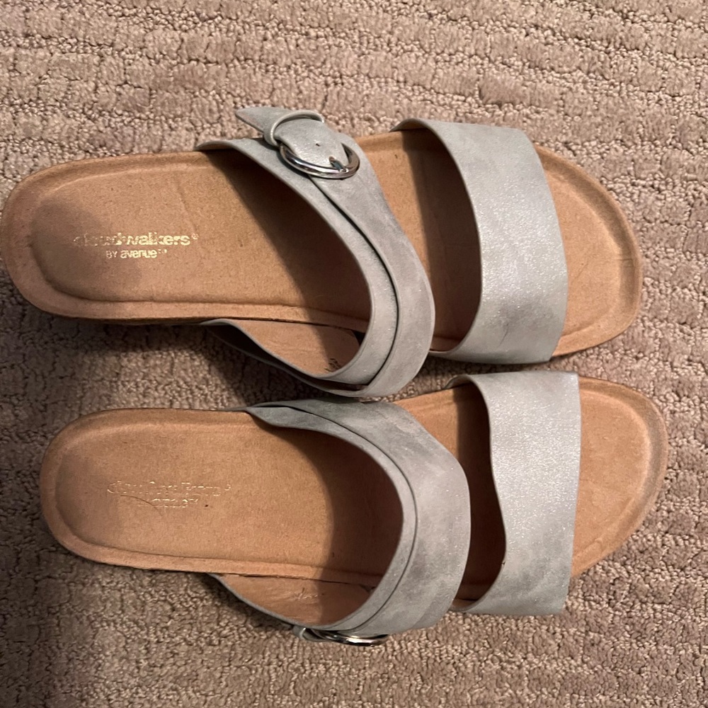 Silver/gray very comfy sandals